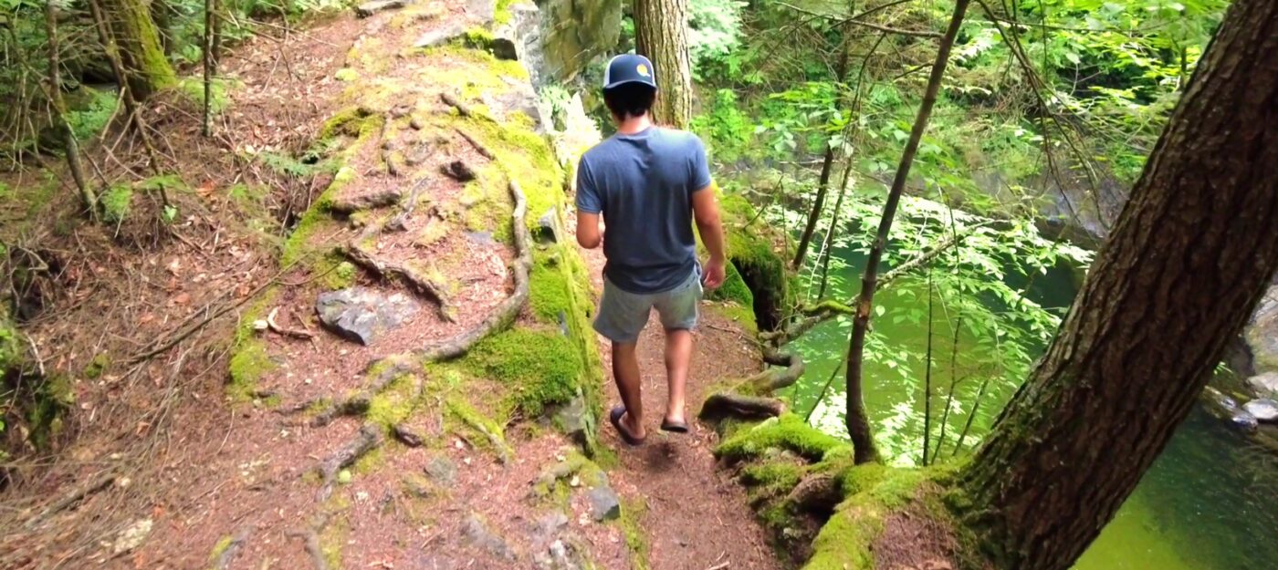 Walking along the cliffs at Terrill Gorge. (Photo by Onel Salazar.)